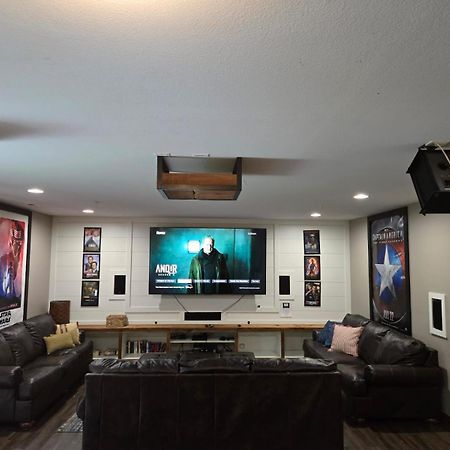 Вилла Premier Retreat With Hot Tub, Theater & Pool Table Холлистер Экстерьер фото