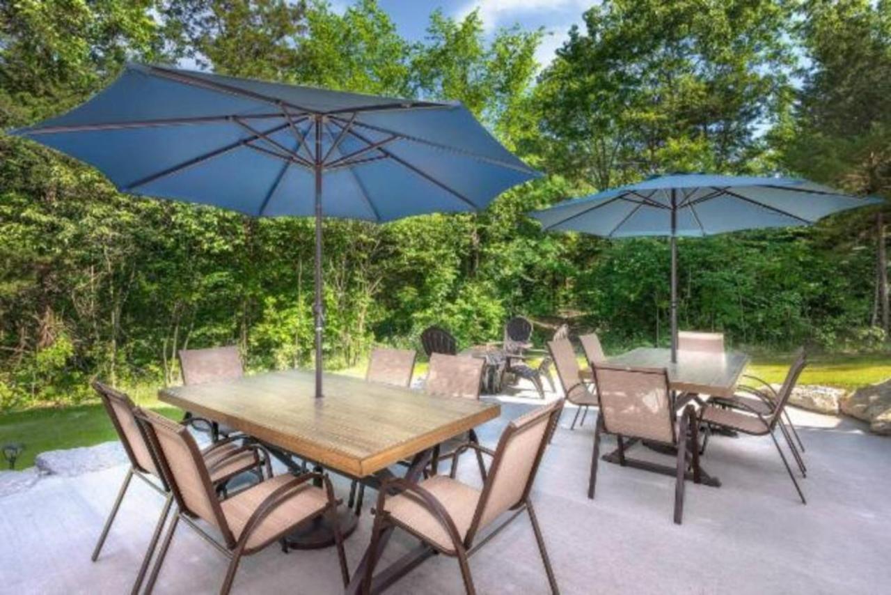 Вилла Premier Retreat With Hot Tub, Theater & Pool Table Холлистер Экстерьер фото