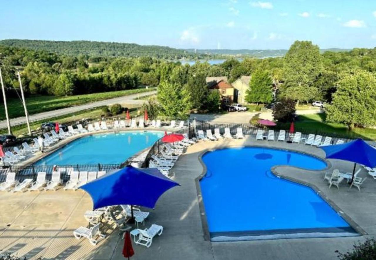 Вилла Premier Retreat With Hot Tub, Theater & Pool Table Холлистер Экстерьер фото