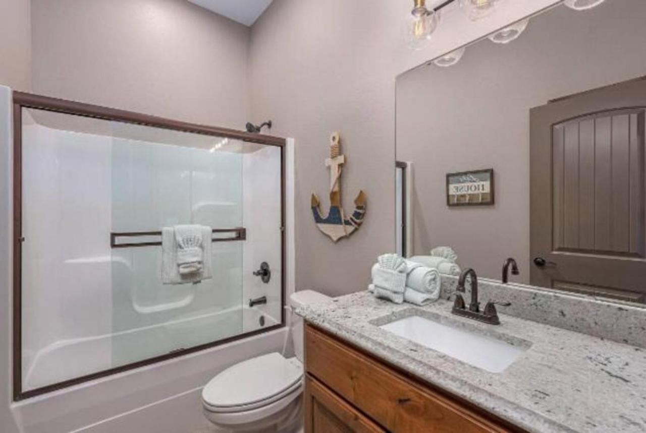 Вилла Premier Retreat With Hot Tub, Theater & Pool Table Холлистер Экстерьер фото