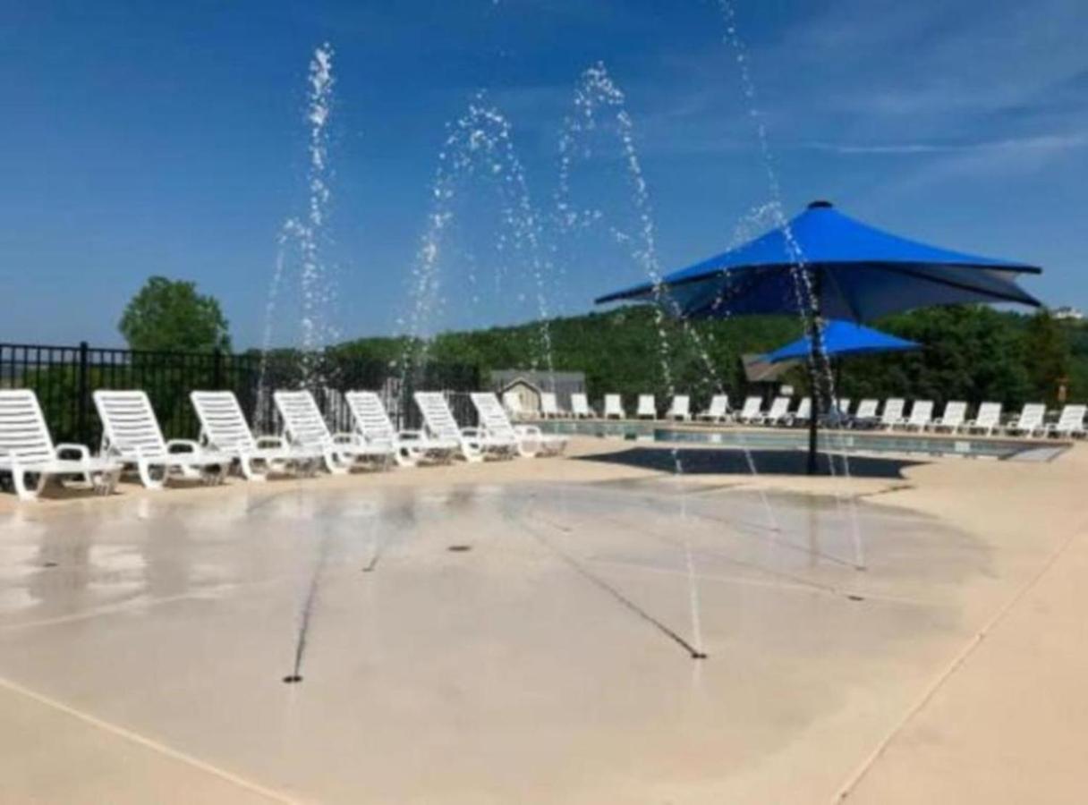 Вилла Premier Retreat With Hot Tub, Theater & Pool Table Холлистер Экстерьер фото