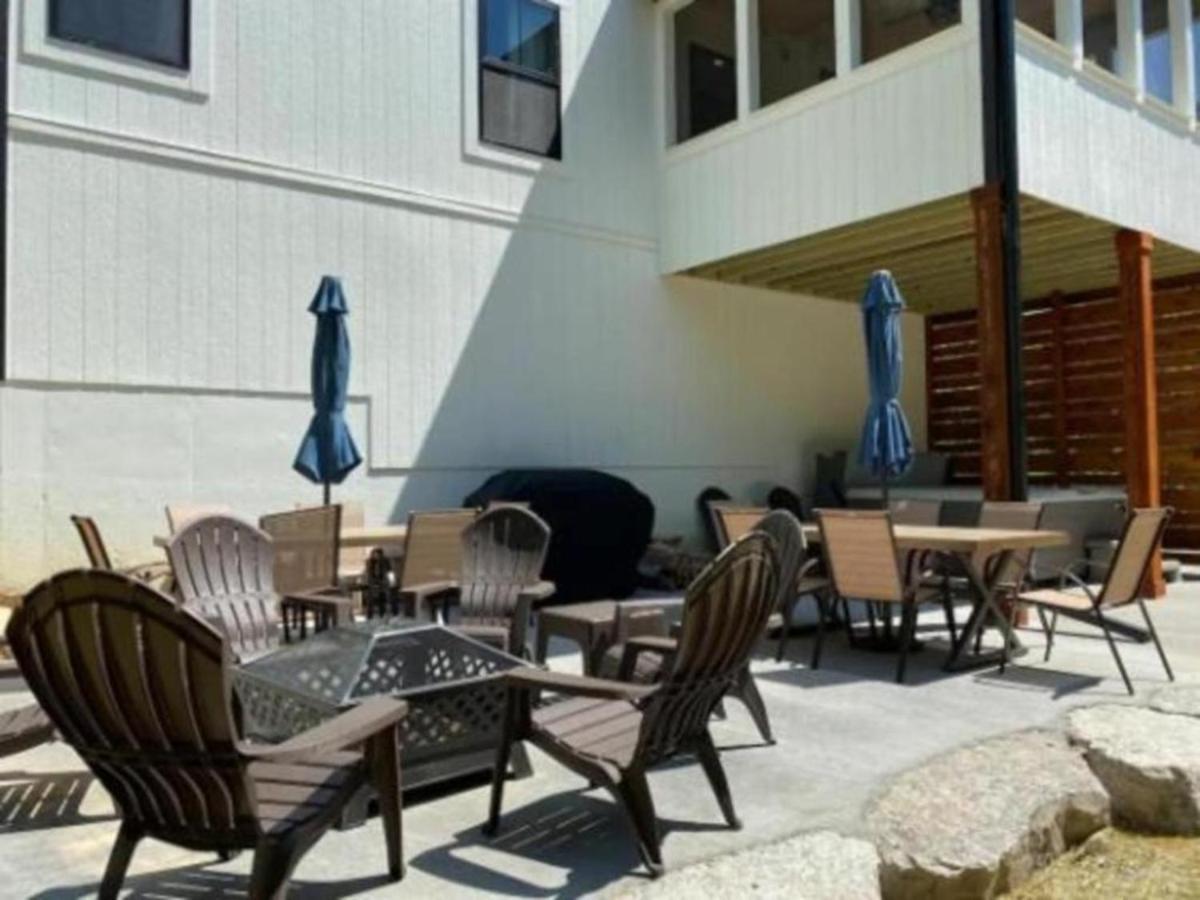 Вилла Premier Retreat With Hot Tub, Theater & Pool Table Холлистер Экстерьер фото