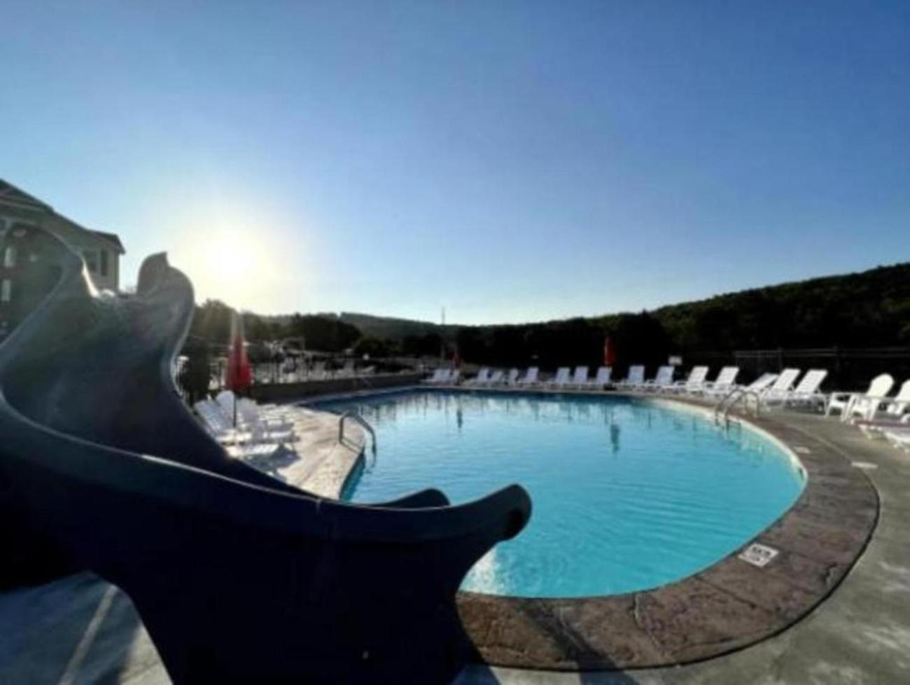 Вилла Premier Retreat With Hot Tub, Theater & Pool Table Холлистер Экстерьер фото